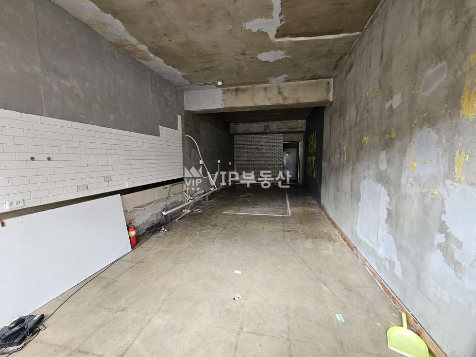전북 전주덕진구 덕진동1가 전북대 지하보도 무권리 1층상가 월세 매물번호 11224 사진 2