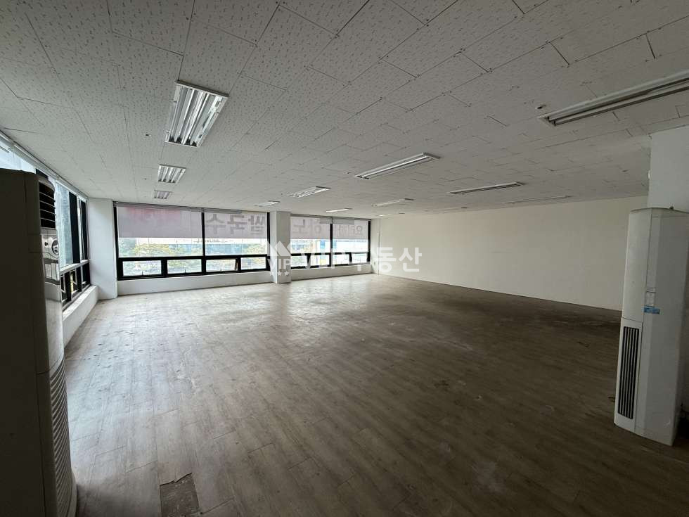 전북 전주완산구 효자동3가 전주 신시가지 내부에 위치한 무권리 상가 추천드립니다!! 월세 매물번호 11651 사진 1