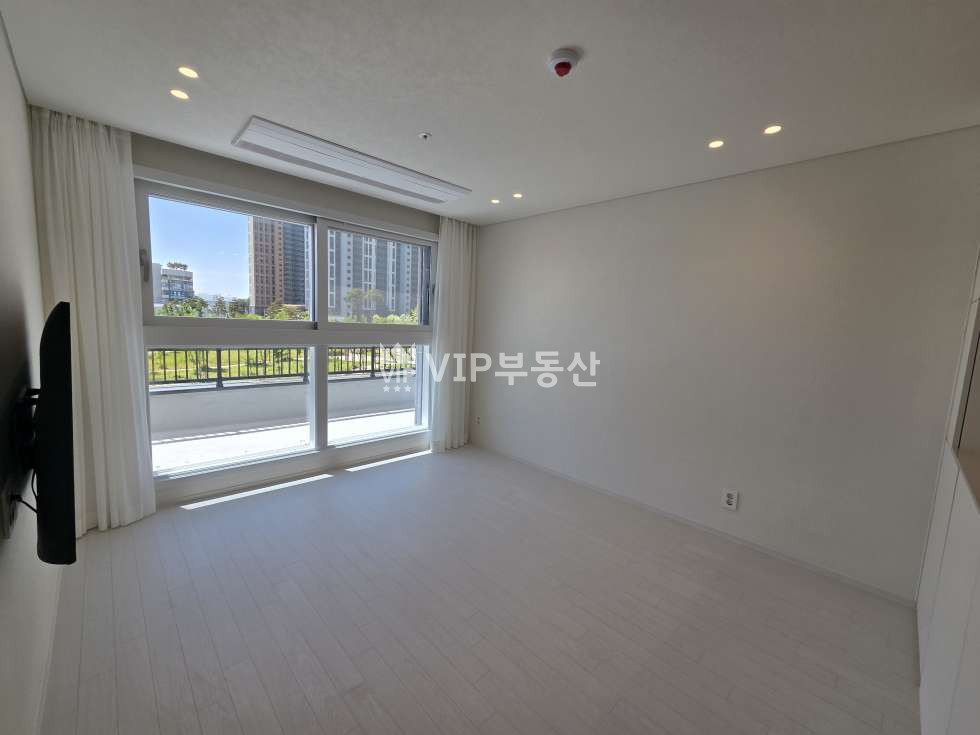 전북 완주군 삼례읍 수계리 1246-4 삼봉지구 오피스텔 첫입주 삼봉파크뷰 쓰리룸 타입 월세 매물번호 12138 사진 2