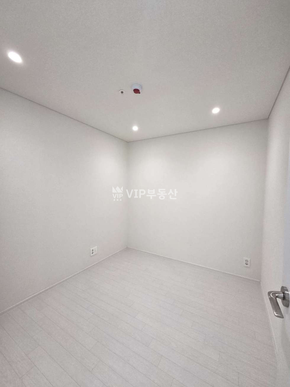 전북 완주군 삼례읍 수계리 1246-4 삼봉지구 오피스텔 첫입주 삼봉파크뷰 쓰리룸 타입 월세 매물번호 12138 사진 5