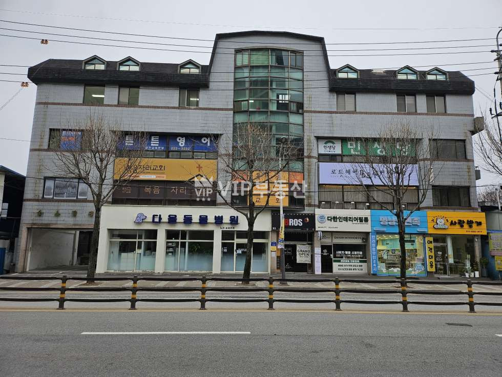 전북 전주완산구 효자동1가 효자지구대 인근 3층 상가 ! 즉시입주! 학원/사무실 적합 월세 매물번호 12167 사진 1