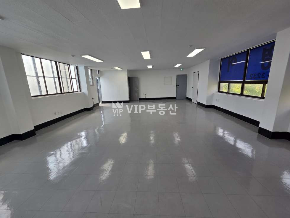 전북 전주완산구 효자동1가 효자지구대 인근 3층 상가 ! 즉시입주! 학원/사무실 적합 월세 매물번호 12167 사진 4