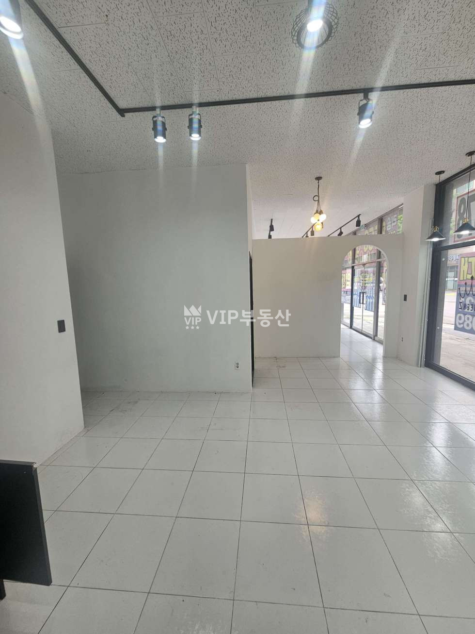 전북 전주완산구 효자동3가 V서곡V뷰티샵추천V즉시입주V 월세 매물번호 12424 사진 3