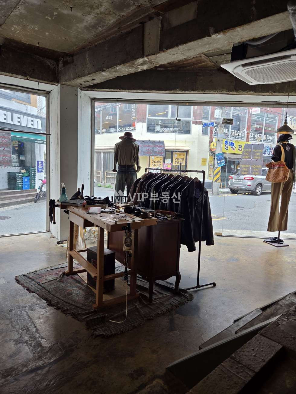 전북 전주덕진구 덕진동1가 전북대 보세옷가게라인 1층 코너상가 임대 월세 매물번호 12555 사진 2