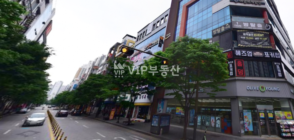 전북 전주완산구 효자동3가 서부신시가지 메인상권 이자카야 운영중 타업종가능. 코너 상가. 월세 매물번호 10260 사진 1