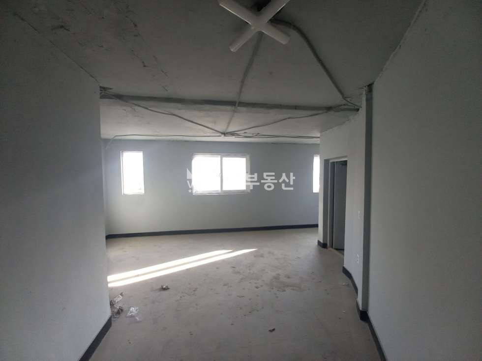 전북 전주완산구 전동 착한임대, 대로변 통 건물 카페, 감성건물 추천 월세 매물번호 10123 사진 3