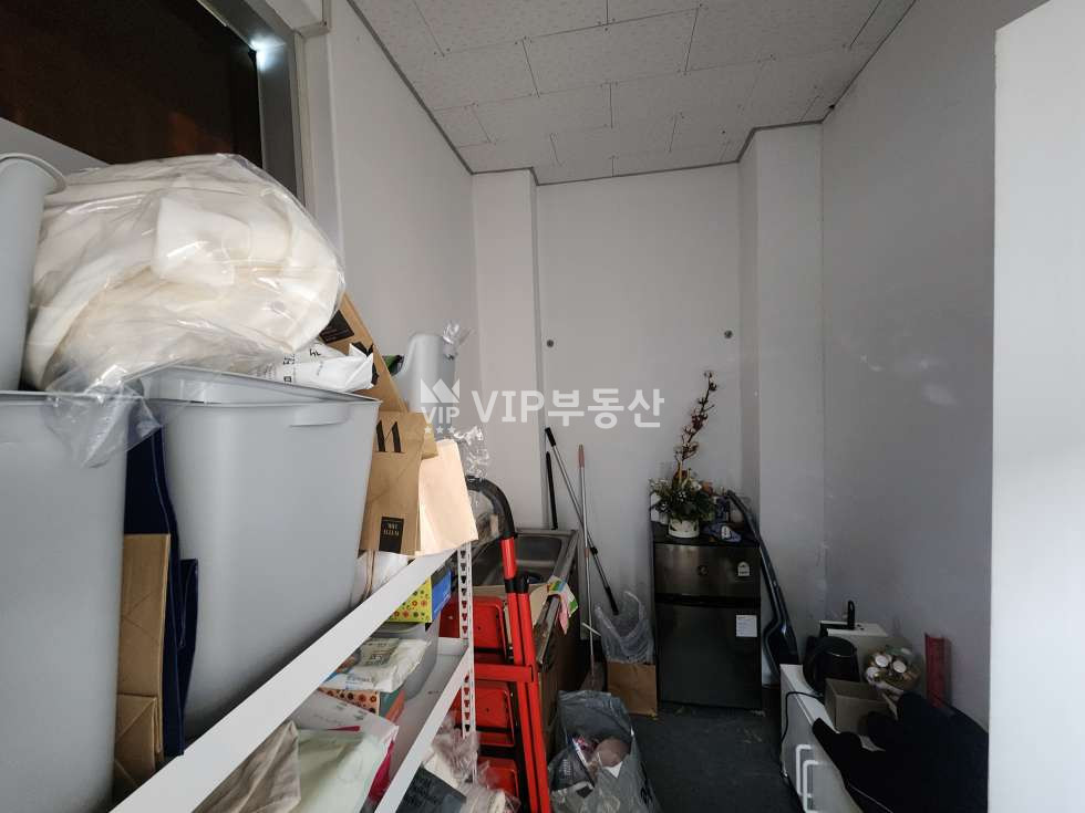 전북 전주완산구 효자동3가 깔끔한 인테리어톤의 소매점 상가! 월세 매물번호 11056 사진 6