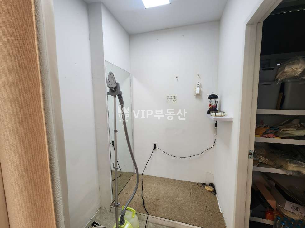 전북 전주완산구 효자동3가 깔끔한 인테리어톤의 소매점 상가! 월세 매물번호 11056 사진 7